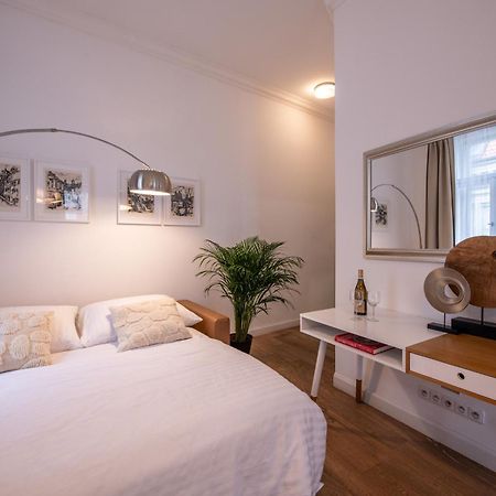 Modern Downtown Apt - Renovated, On Ideal Location Praha Eksteriør bilde