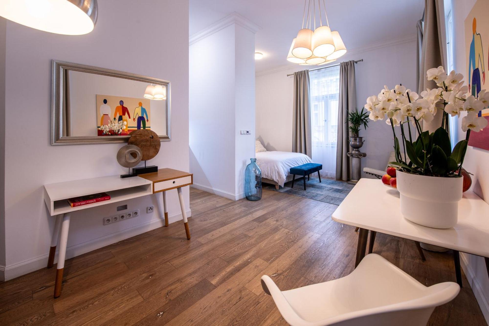 Modern Downtown Apt - Renovated, On Ideal Location Praha Eksteriør bilde